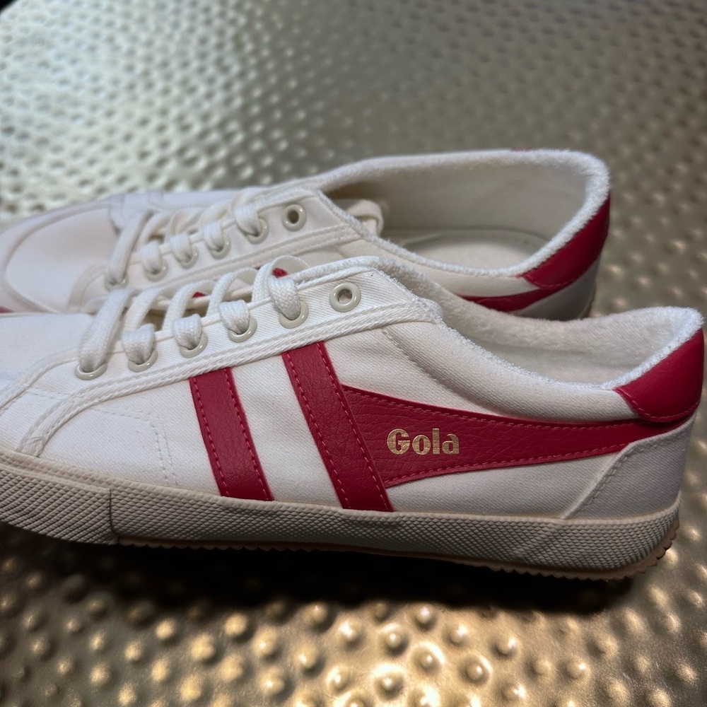 Nwot Gola Sneakers